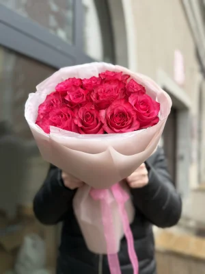 Малиновая роза Lola 11 шт.