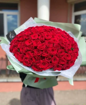 Красная роза Red naomi 101 шт.