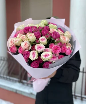 11 веток пионовидных кустовых роз Микс