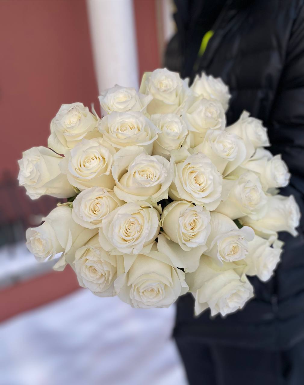 Белая роза Proud 25 шт.