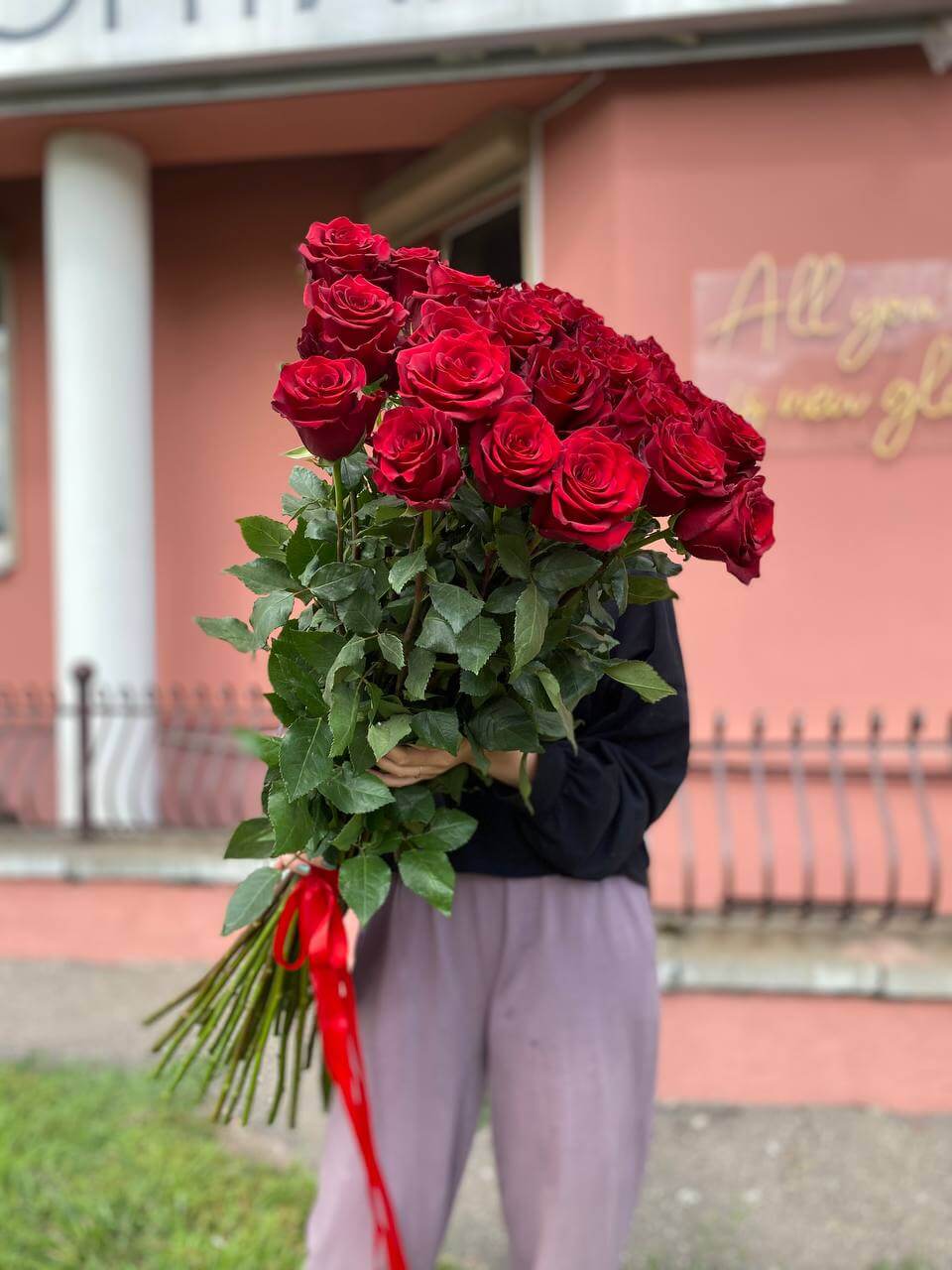 Красная роза метровая 31 шт.