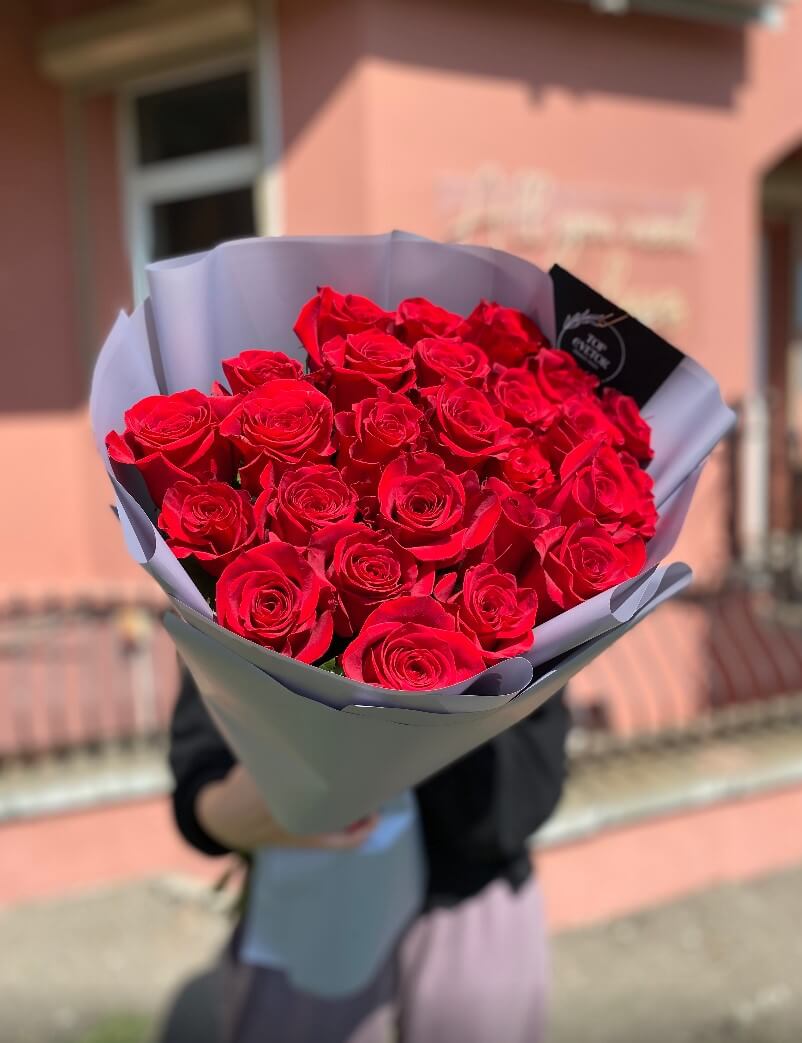 Красная роза Freedom 25 шт.