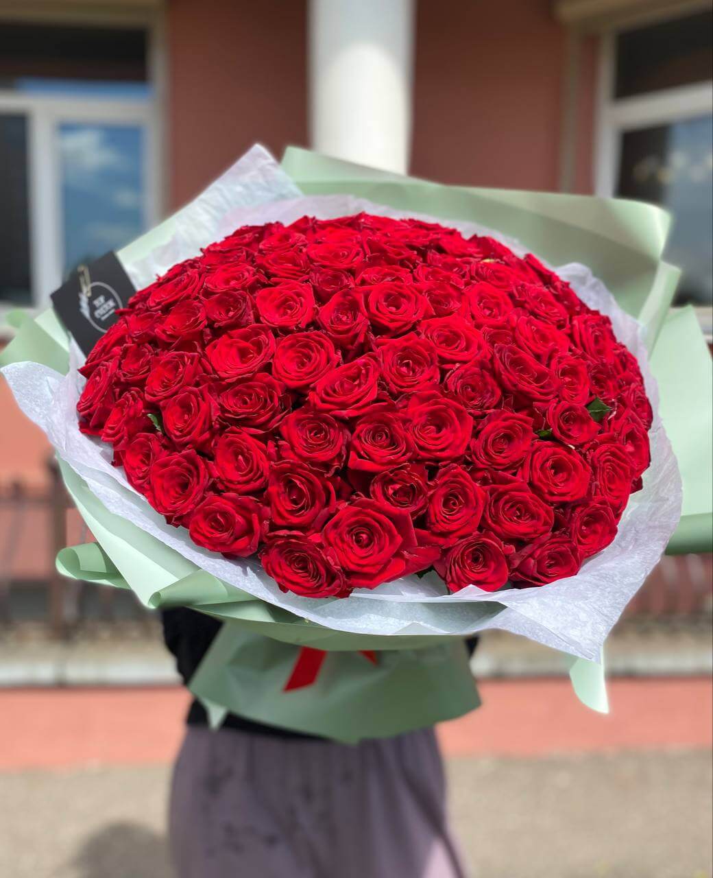 Красная роза Red naomi 101 шт.