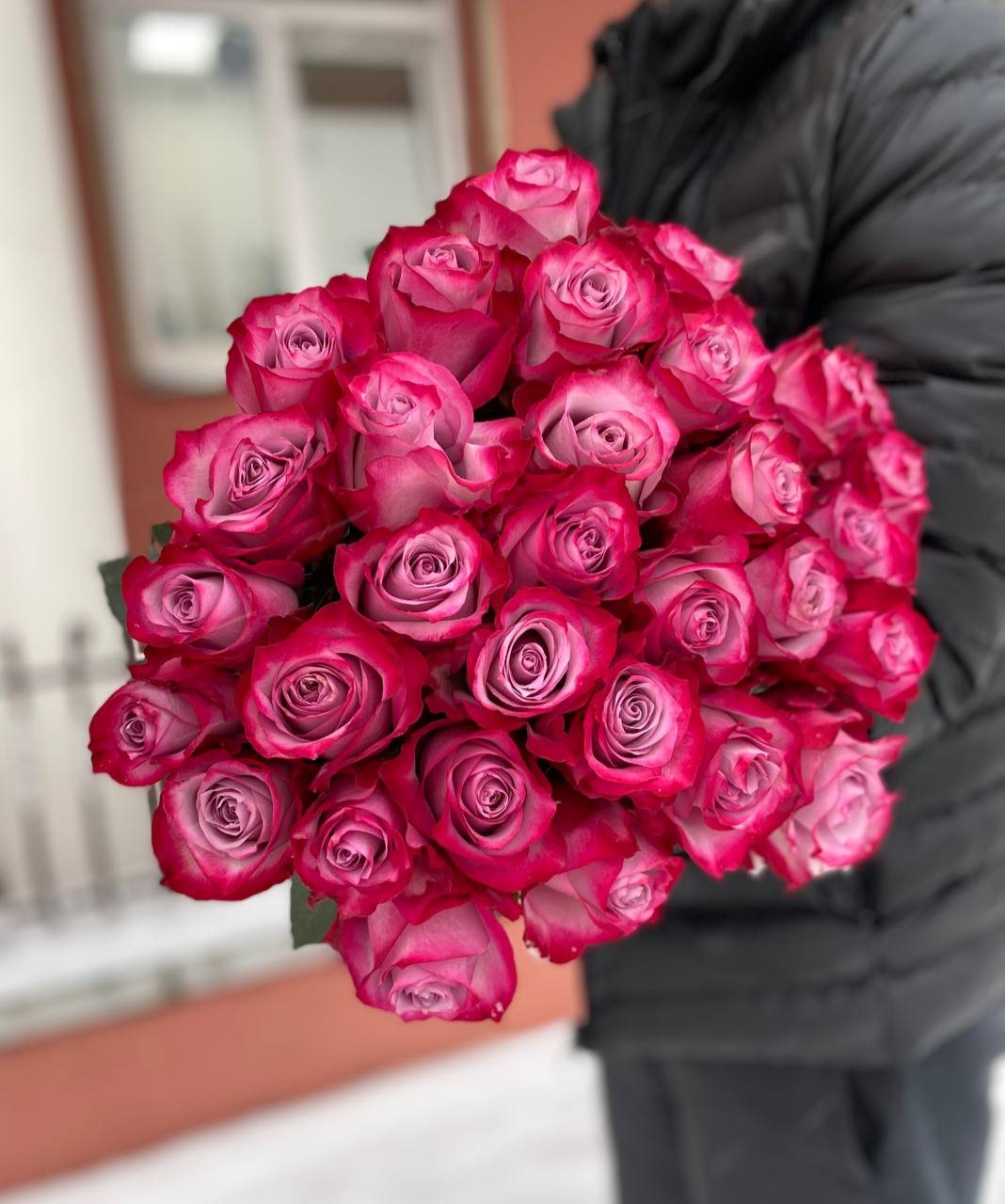 Малиновая роза Deep purple 31 шт.