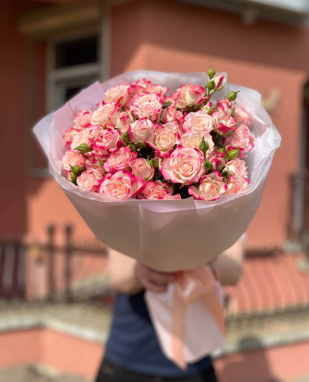 11 веток кустовых роз Рефлекс (Reflex)