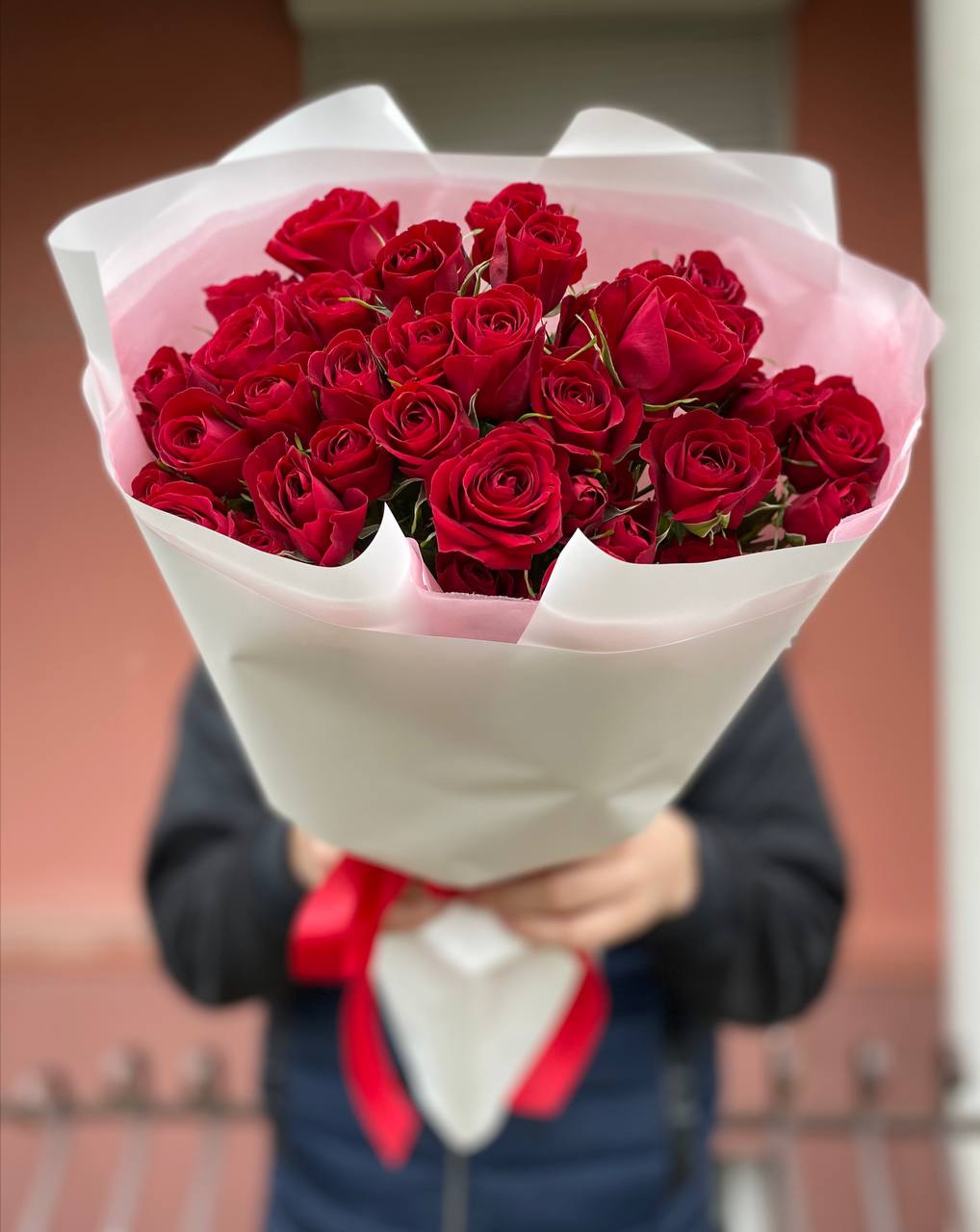 11 веток кустовых роз Рубикон (Rubicon)