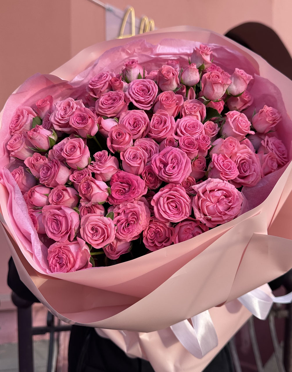 15 веток кустовых роз Джесси (Jessy)