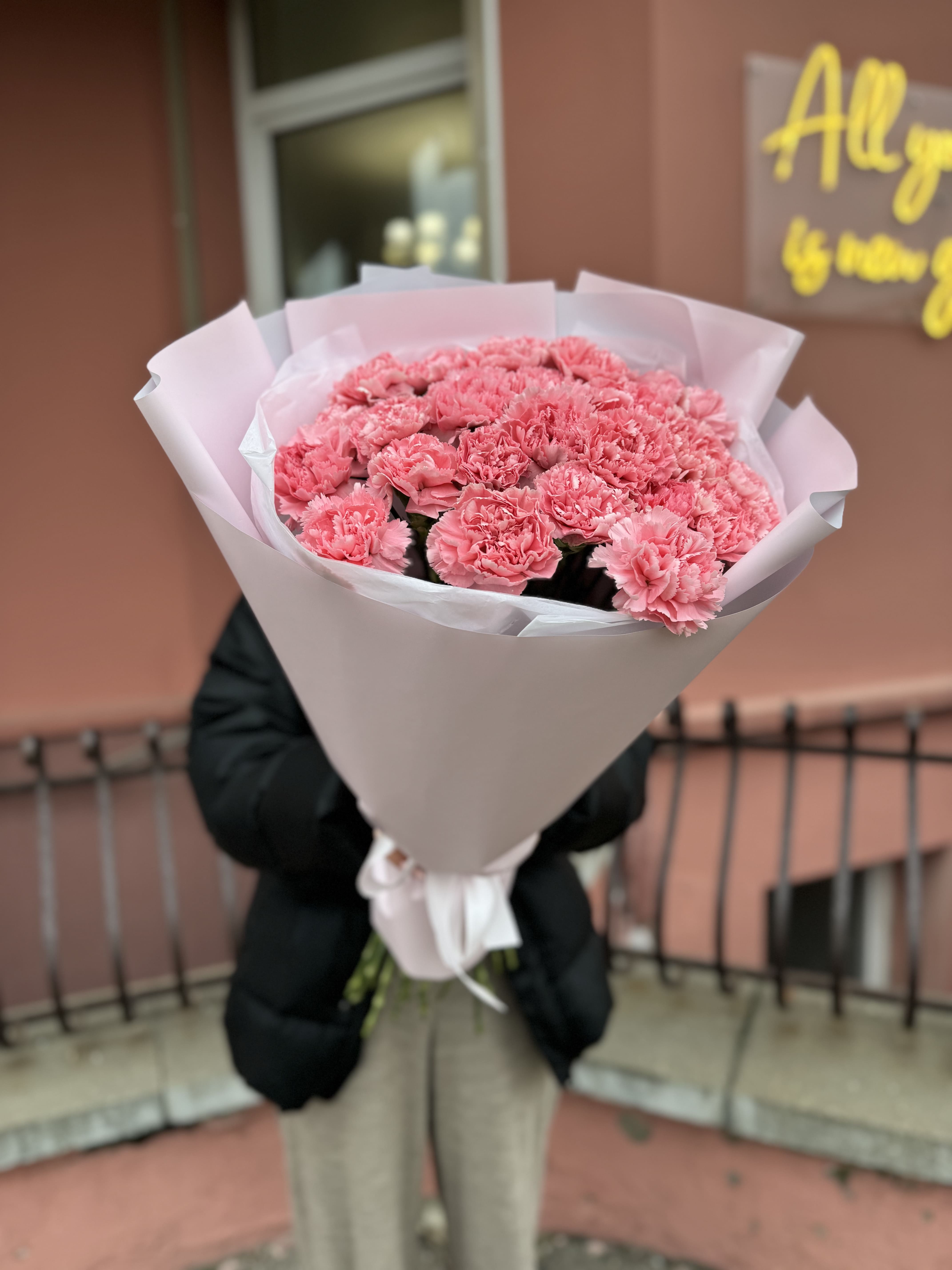 25 розовых гвоздик