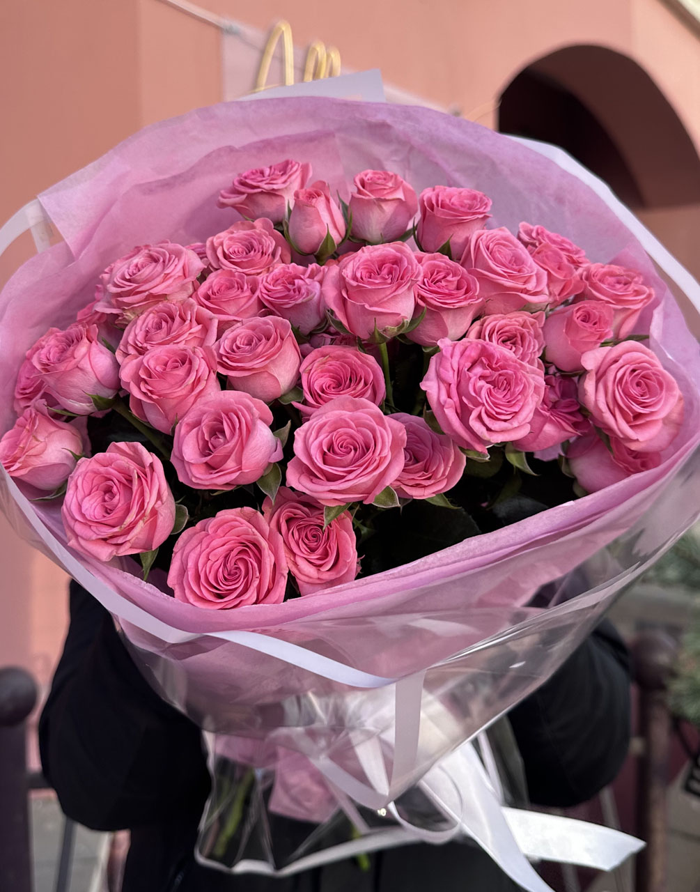 7 веток кустовых роз Джесси (Jessy)