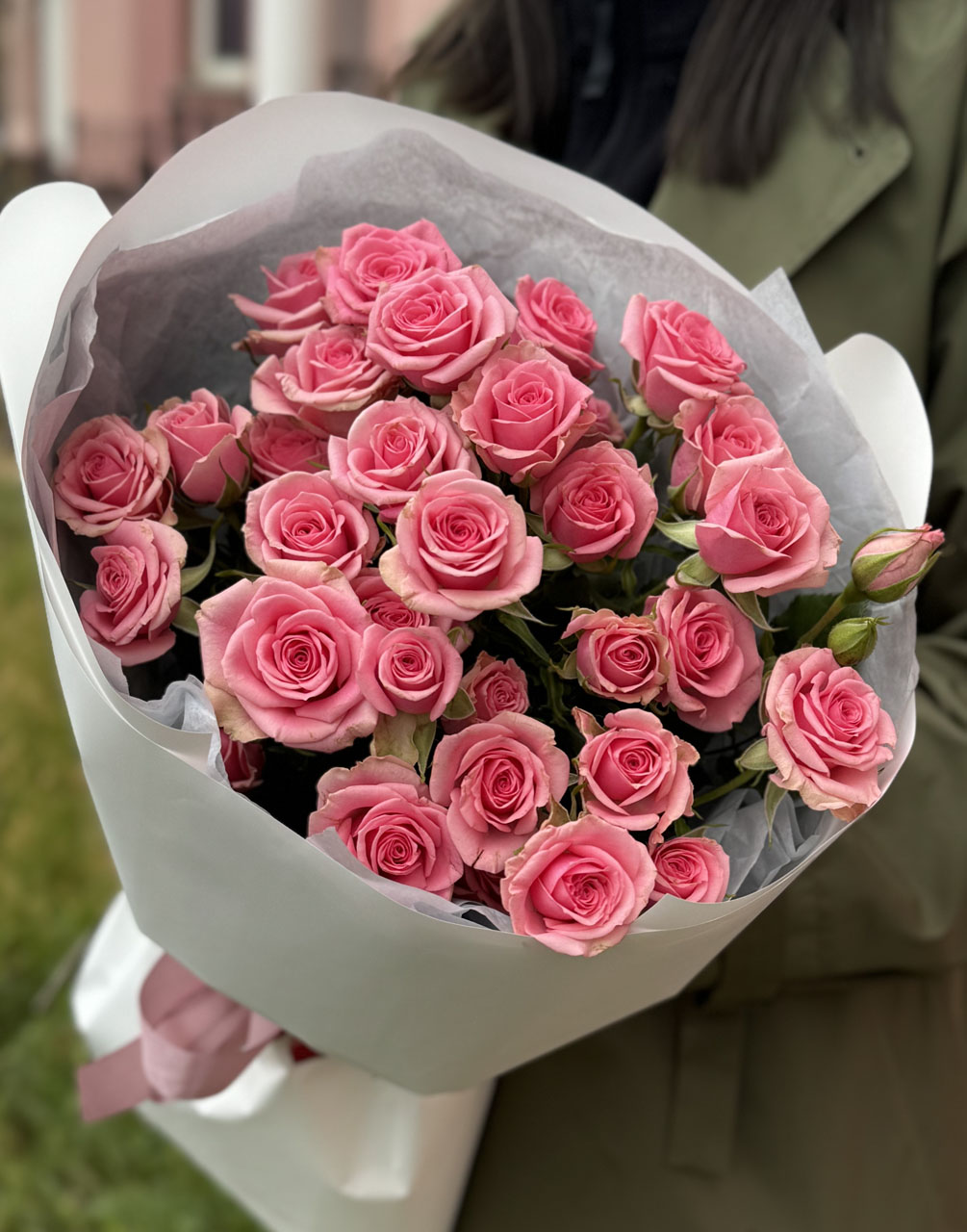 7 веток кустовых роз Флавия (Flavia)